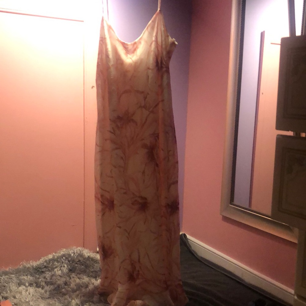 Brand- Alyn Paige  Size- 6 Used  Color- Pink